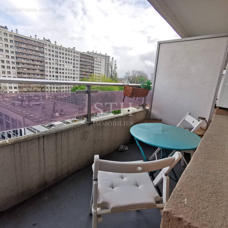 Appartement à PARIS-14E