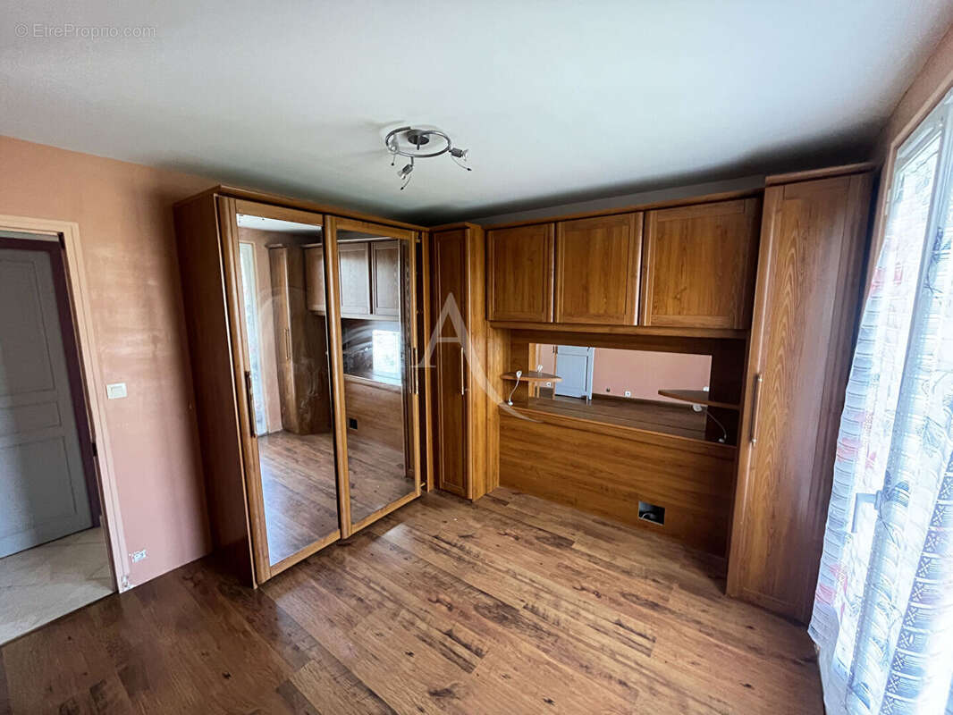 Maison familiale sur sous-sol total - Proche DOURDAN/ETAMPES/ ANGERVILLE - 7 pièces 158m2 - photo 5