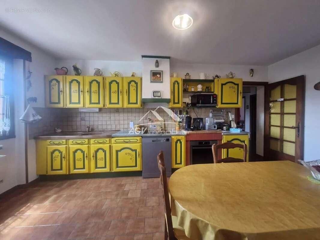A Rousson, maison d'environ 161 m² avec piscine - photo 5