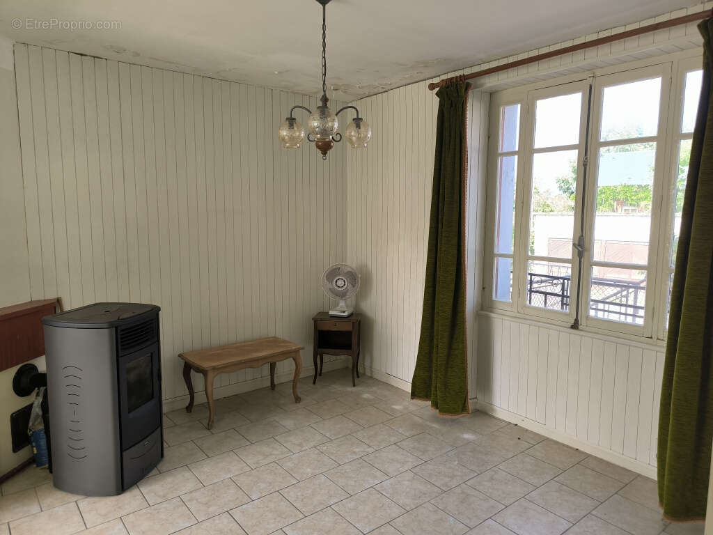 Maison à OUROUX-EN-MORVAN