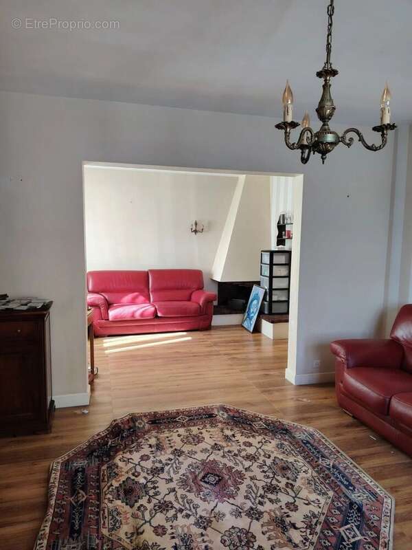 Maison à LE BREUIL-SUR-COUZE