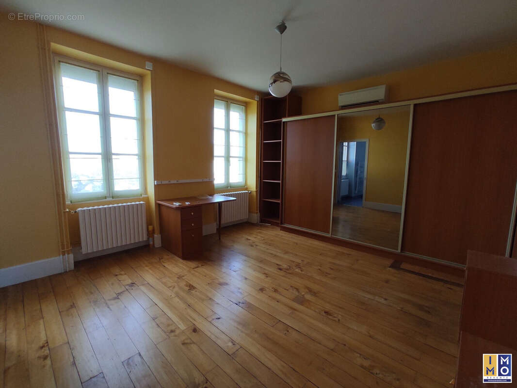 Maison à BAUGY