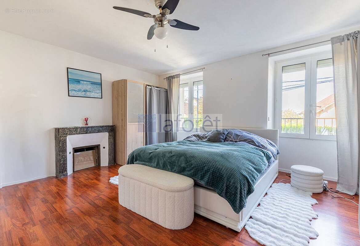 Maison à SAULX-LES-CHARTREUX