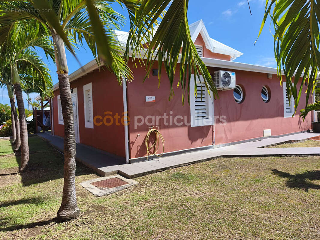 A VENDRE Villa  Saint-François 4 pièces - photo 4