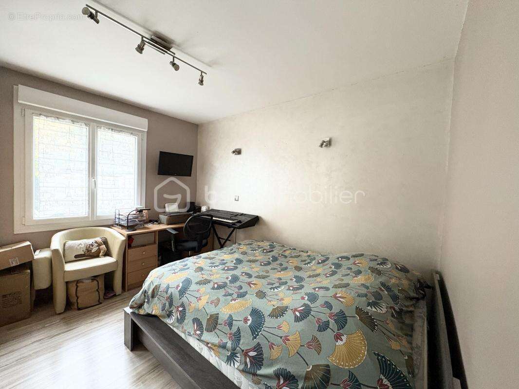 Maison à MONCETZ-LONGEVAS