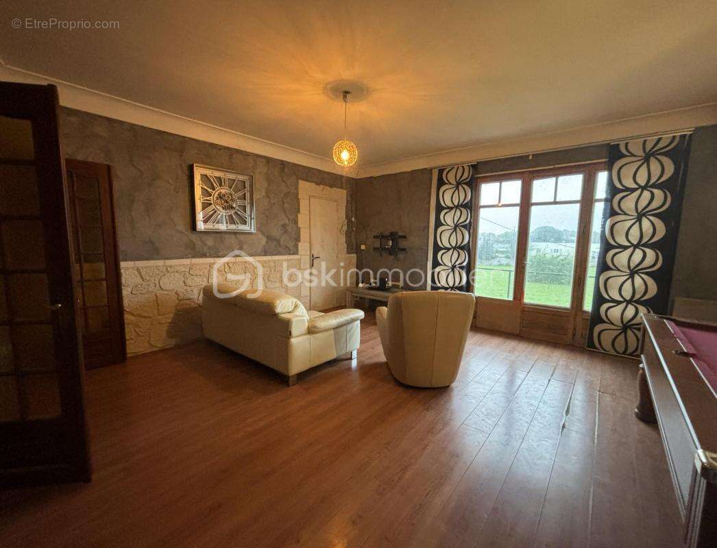 Maison à MAUZE-SUR-LE-MIGNON