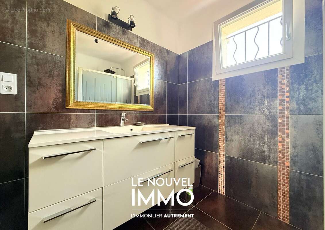 Maison 149 m² à Martigues  - photo 9
