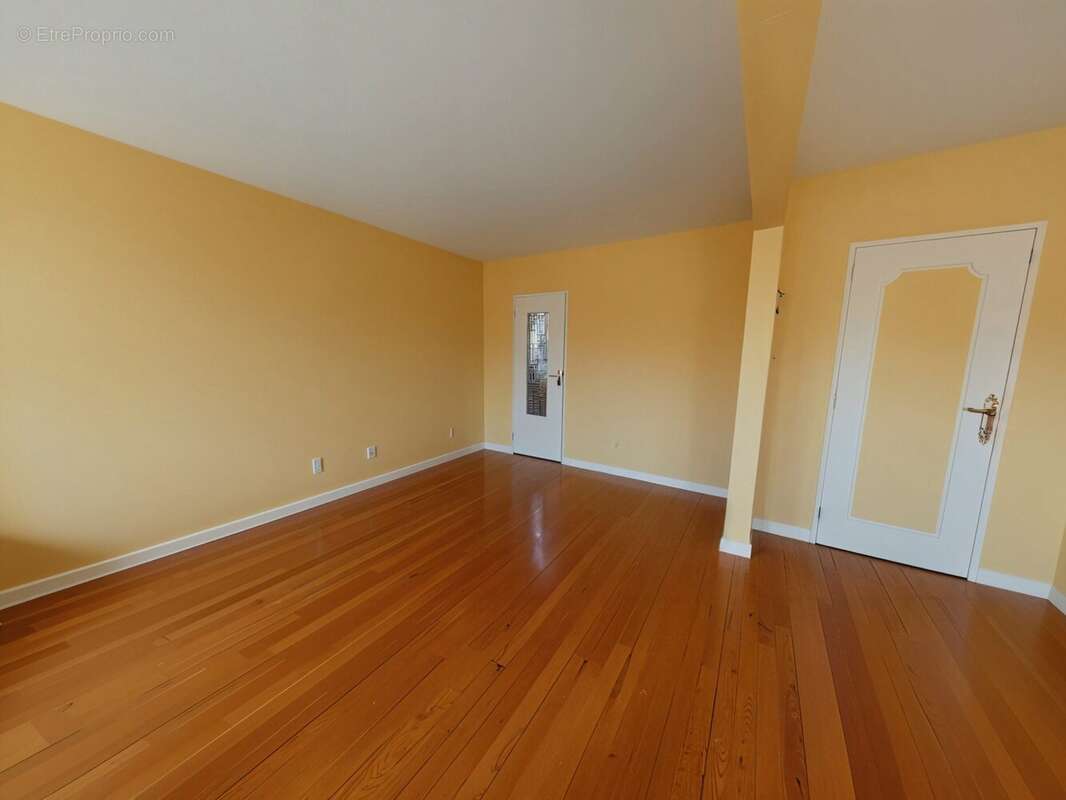 Appartement 81 m² à Saint-Etienne  - photo 5