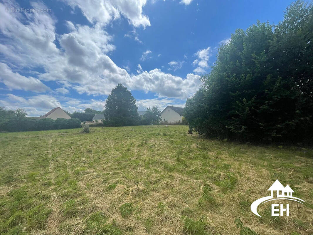 Terrain à L&#039;AIGLE