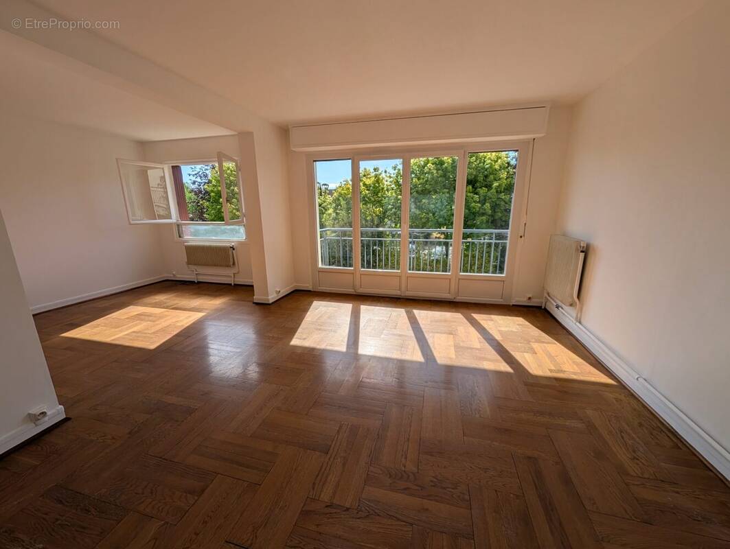 Appartement à VILLEPREUX