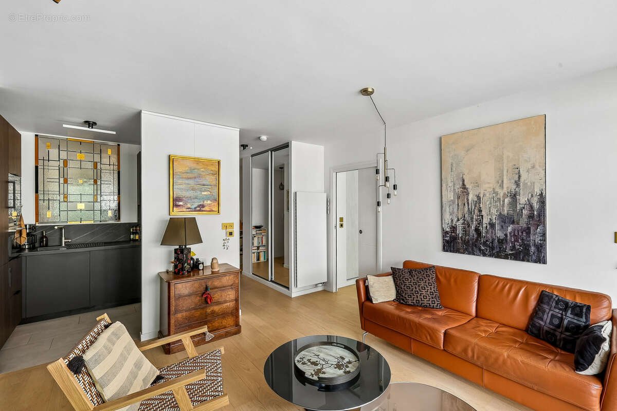 Appartement à PARIS-18E