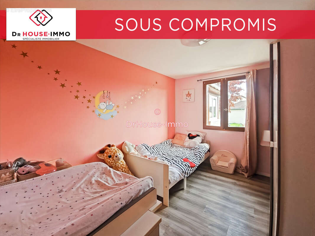 Maison à CHAZELLES-SUR-LYON