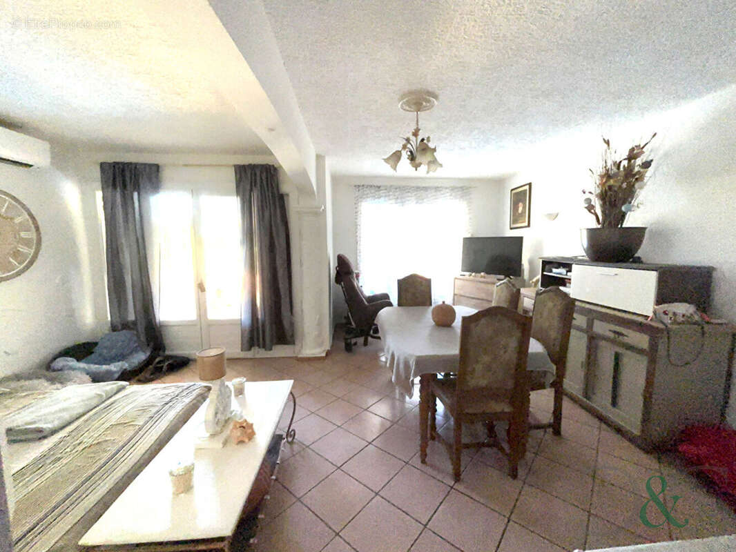 Appartement à BORMES-LES-MIMOSAS