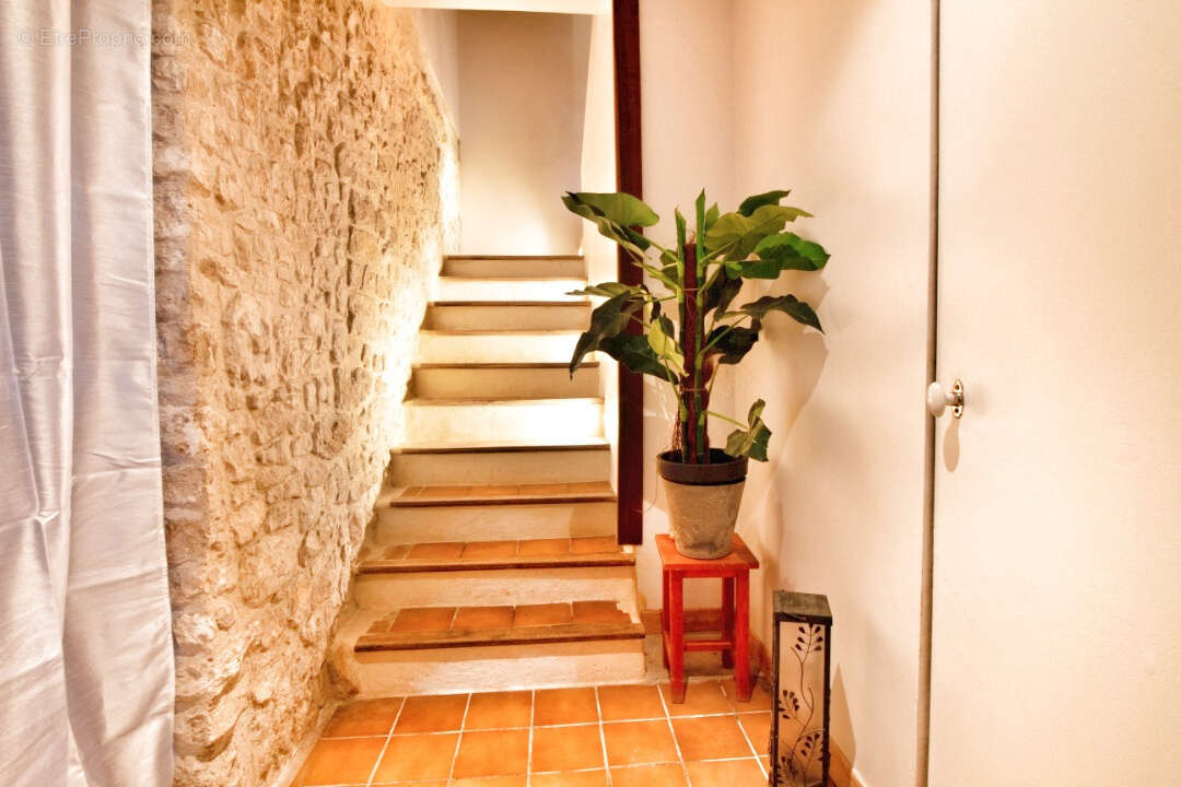 Maison de village en pierres acces a13/paris st lazare - photo 7