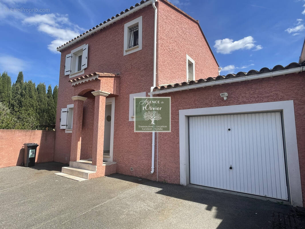 Maison à SAINT-ETIENNE-DU-GRES