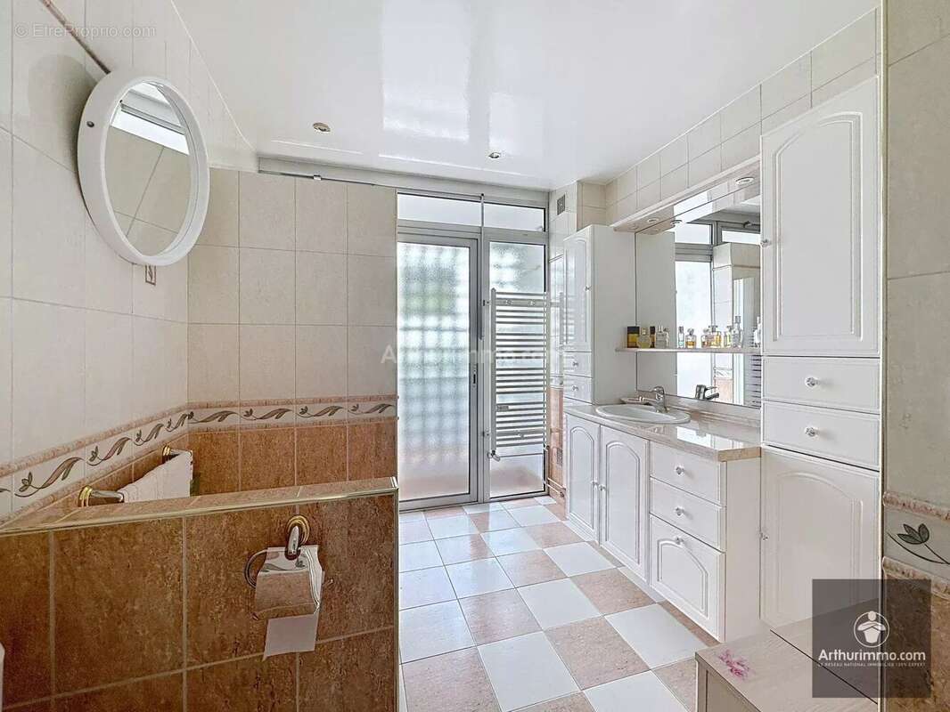 Appartement à LE COTEAU