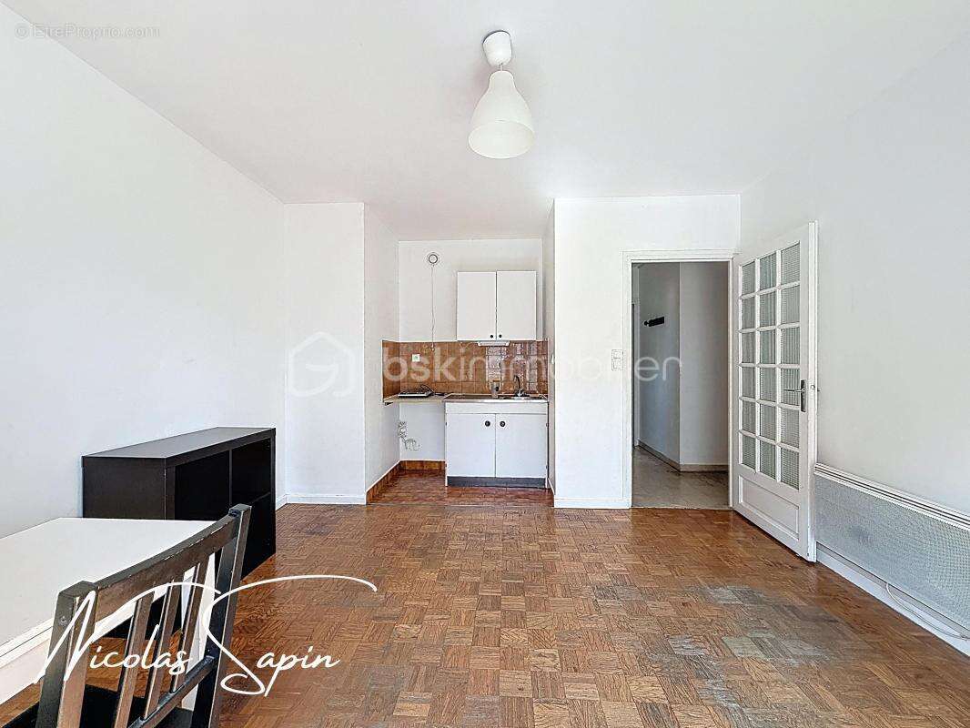 studio avec balcon et place de parking - photo 7