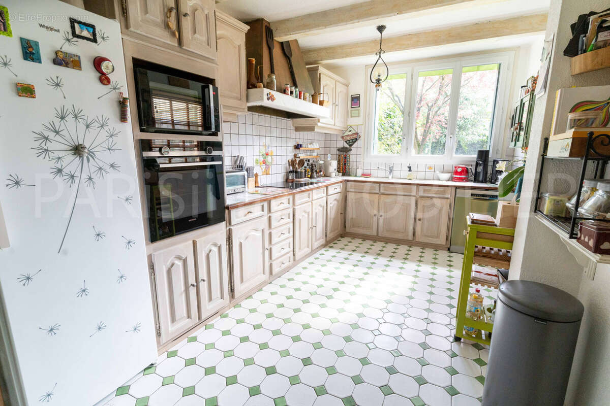 Maison 7 pièces environ 162m2 - Beauchamp - La Chasse - photo 7