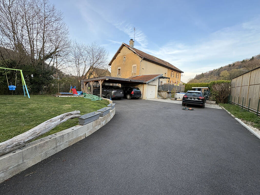 Maison à PONT-DE-ROIDE