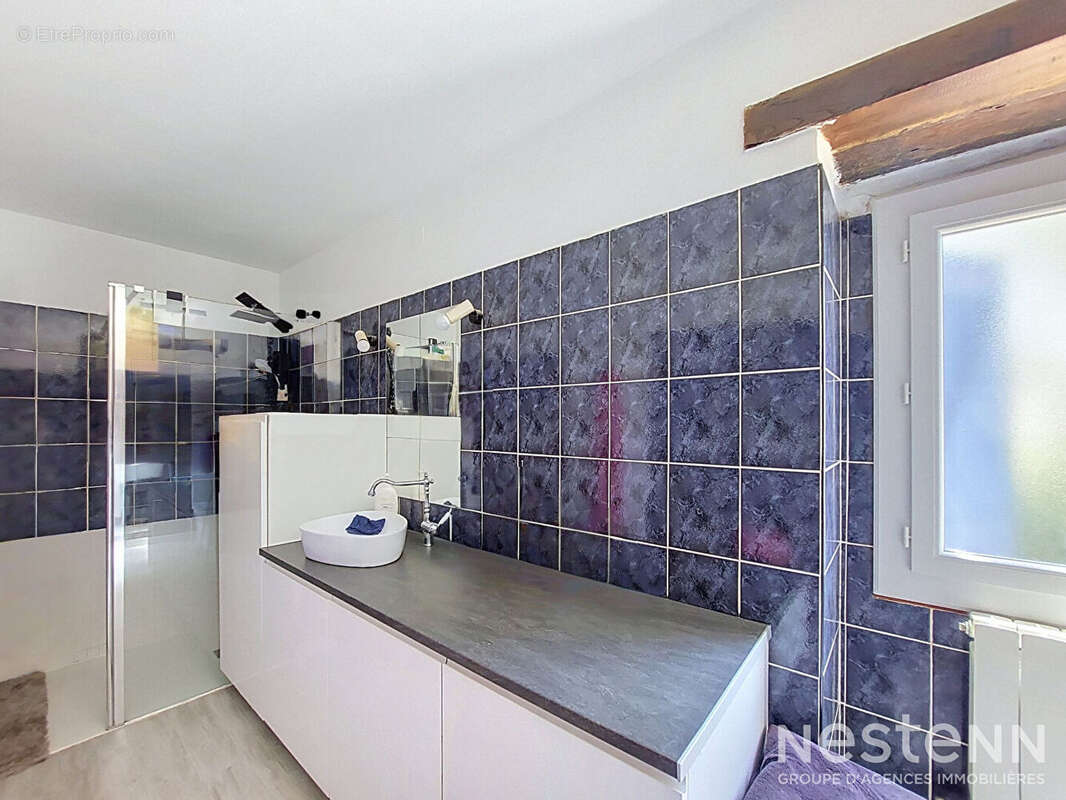 A Vendre Maison en pierre rénovée avec dépendances sur plus de 6 600 m² à Saint-Puy - photo 11