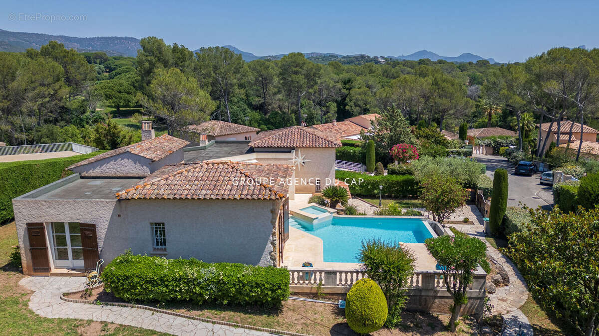 Valescure coeur des golfs villa 5 pieces avec piscine garage - photo 13