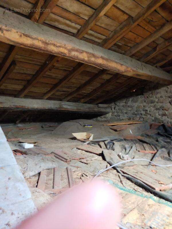 Maison à CELLES-SUR-DUROLLE