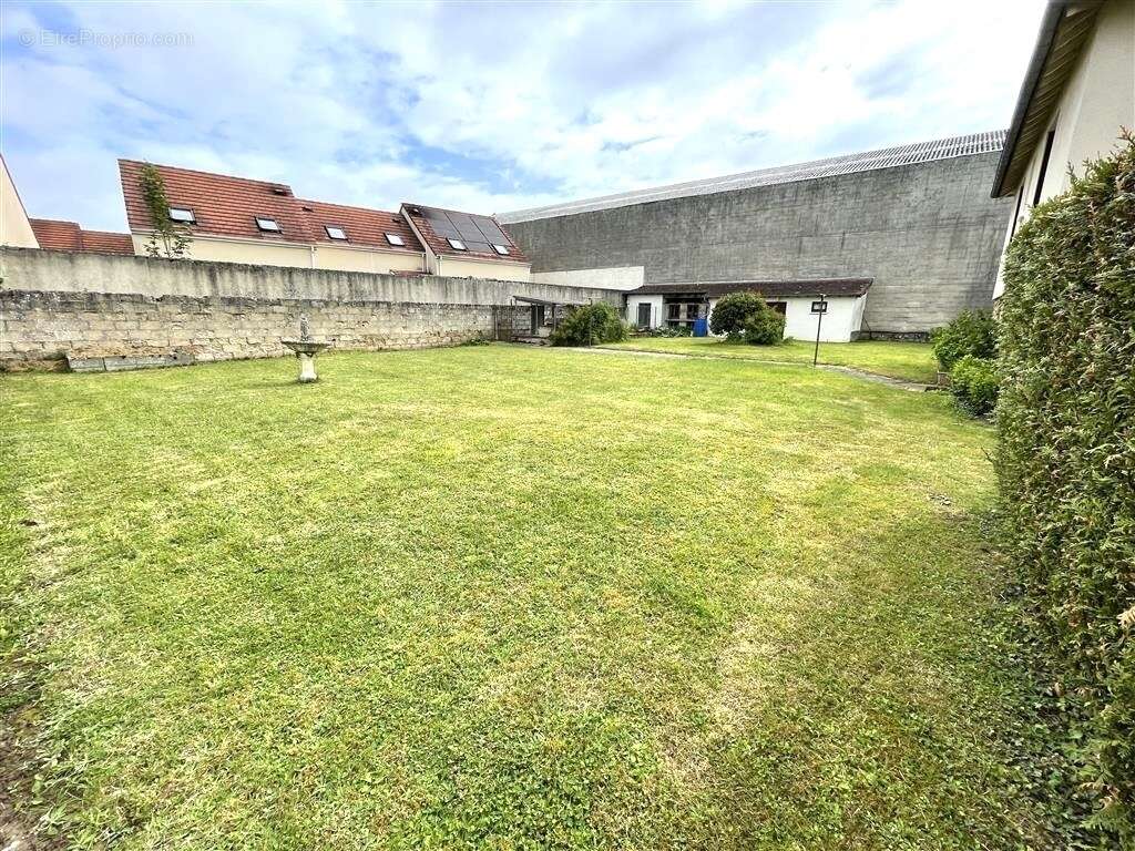 Maison à FONTENAY-TRESIGNY
