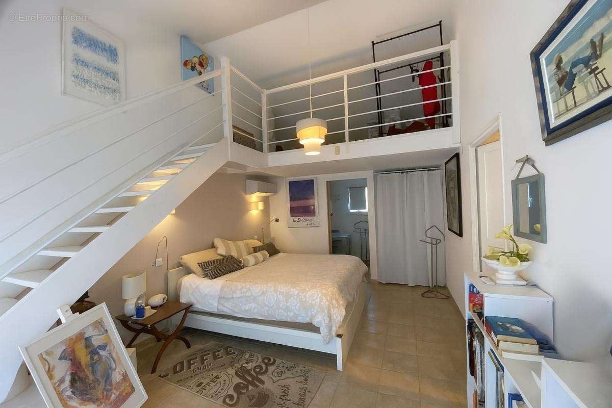 Maison à MONTBOUCHER-SUR-JABRON