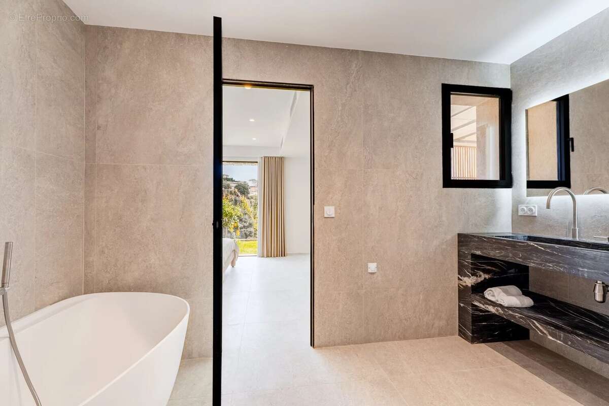 Maison à ROQUEBRUNE-CAP-MARTIN