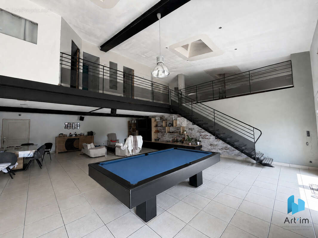 A vendre batiment d'activite avec loft - photo 2