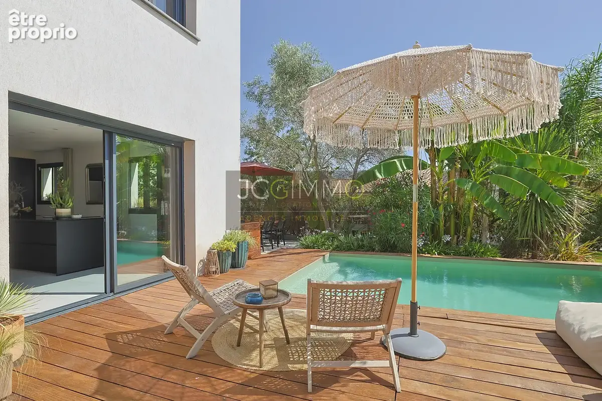 Villa récente 4 pièces de 110 m2 avec piscine !! - photo 13