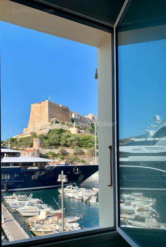 Appartement entierement renove sur le port de bonifacio - photo 2