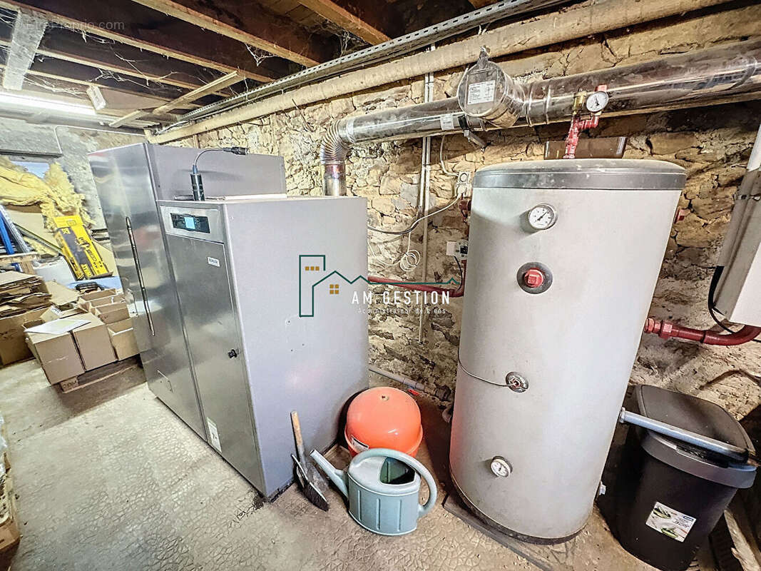 Maison à CHATEAUNEUF-LA-FORET