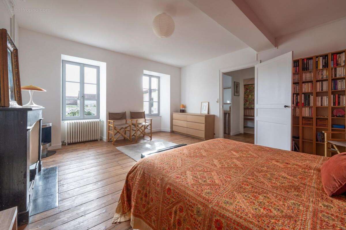 Maison à SAINT-JEAN-D&#039;ANGELY