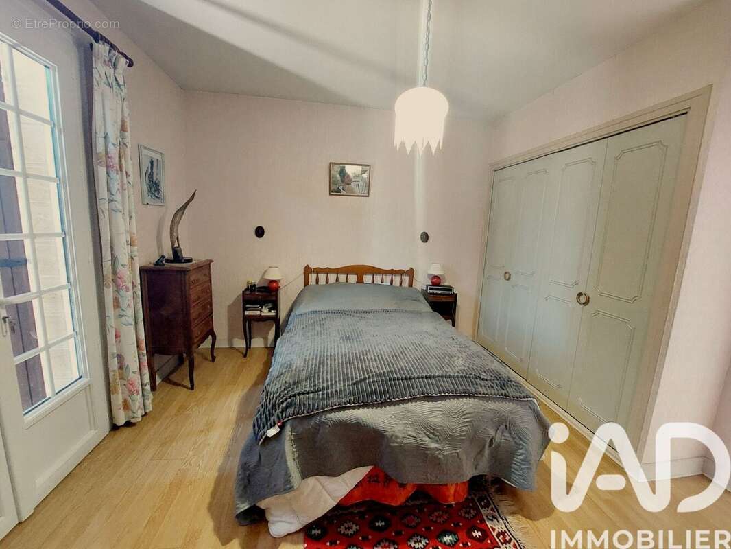 Maison 140 m² à Saint-Andre-Et-Appelles  - photo 8
