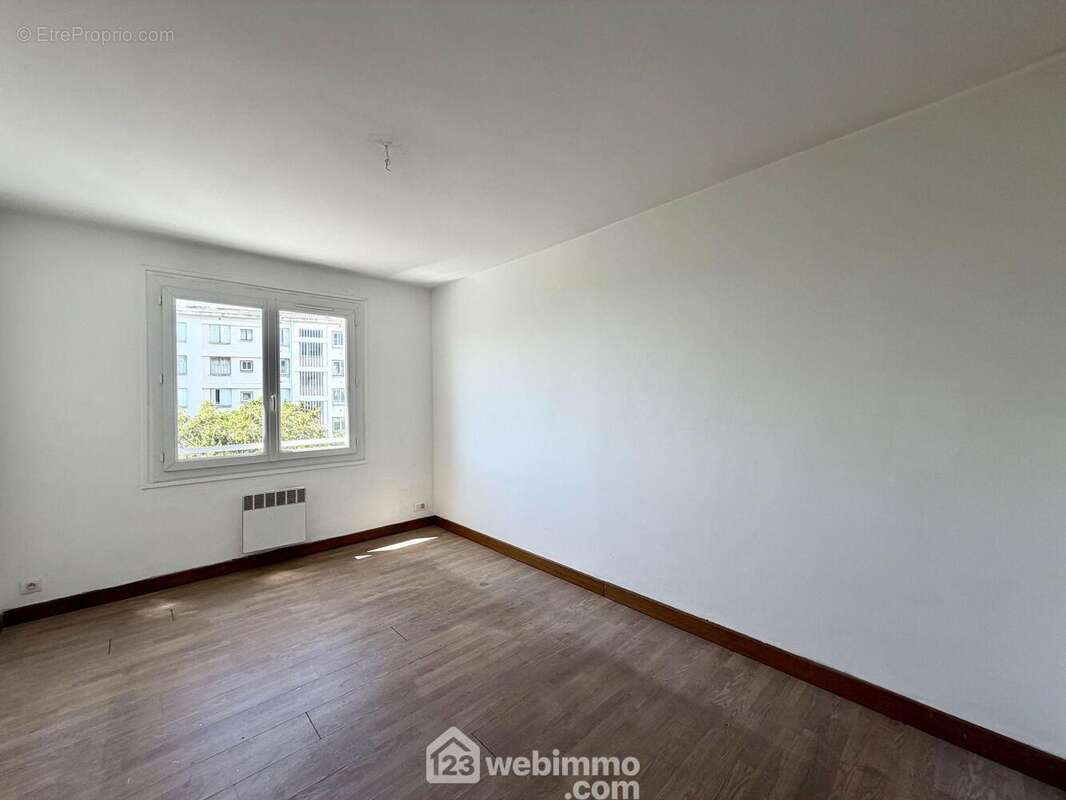 L'appartement compte également 3 autres chambres - Appartement à SAN-MARTINO-DI-LOTA