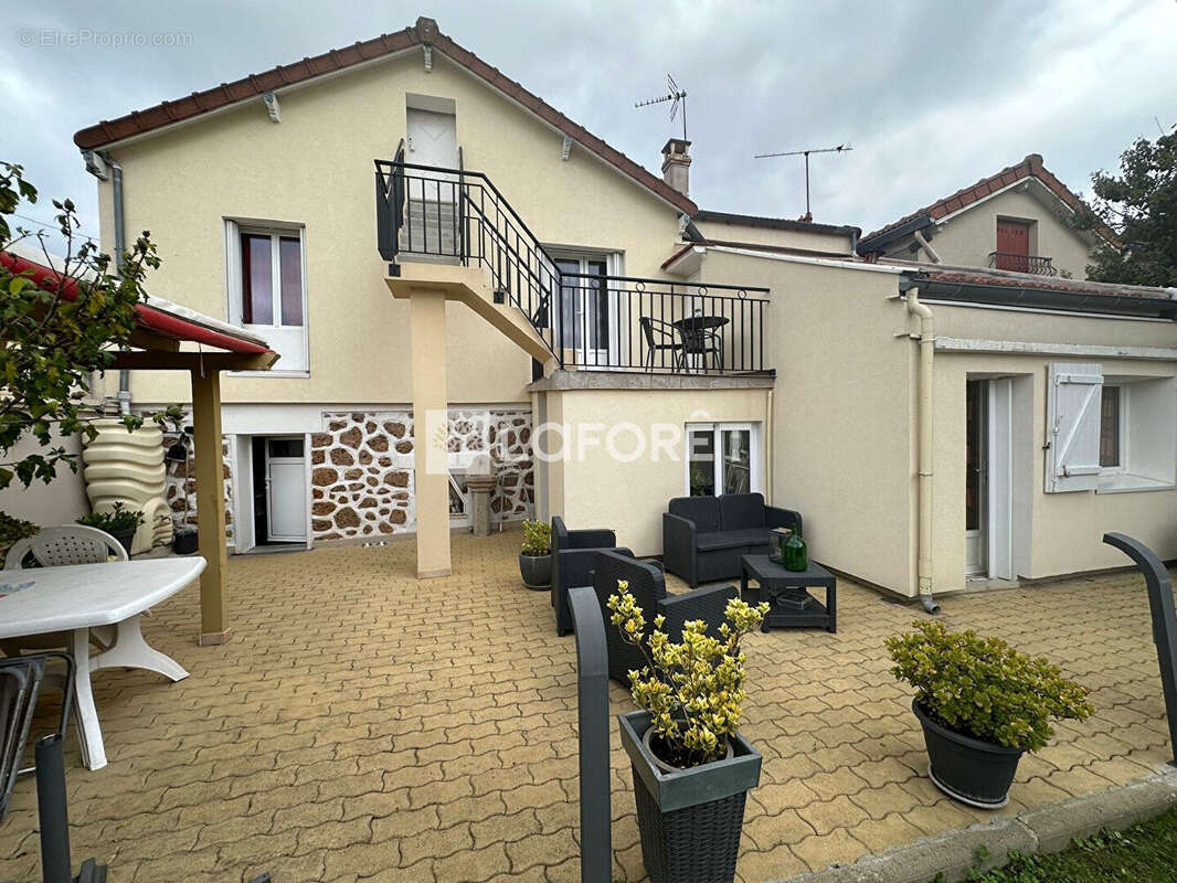 Maison à JUVISY-SUR-ORGE