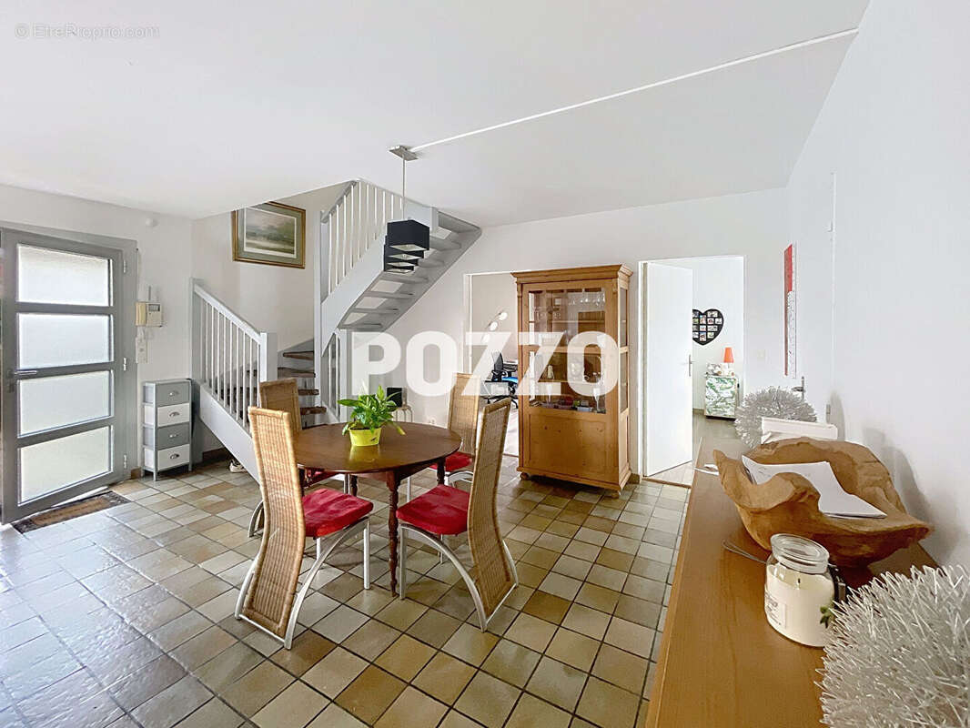 Maison à FLEURY-SUR-ORNE