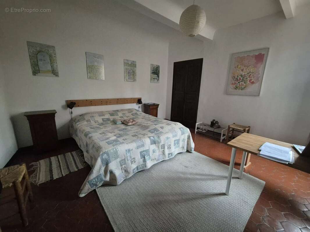 Appartement à COTIGNAC