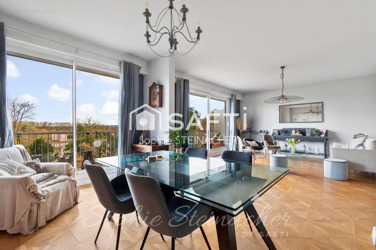 Photo 4 - Appartement à LE MESNIL-LE-ROI