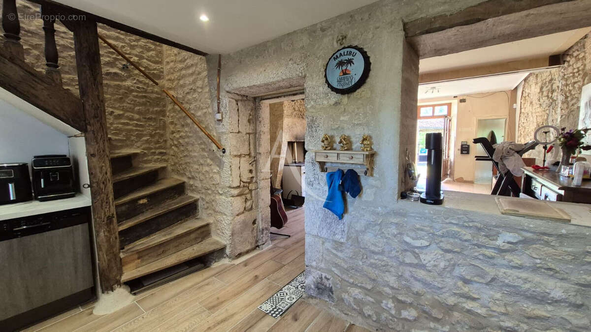 Maison à LOIRE-SUR-NIE