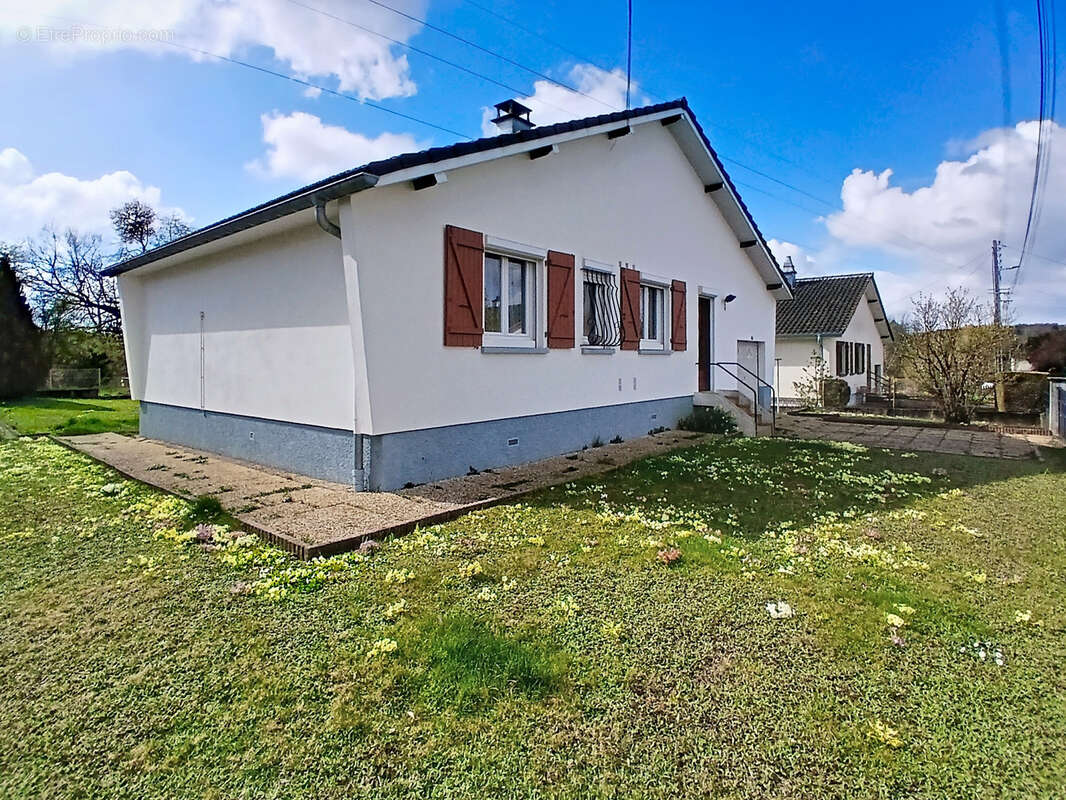 Maison à GRAND-CHARMONT