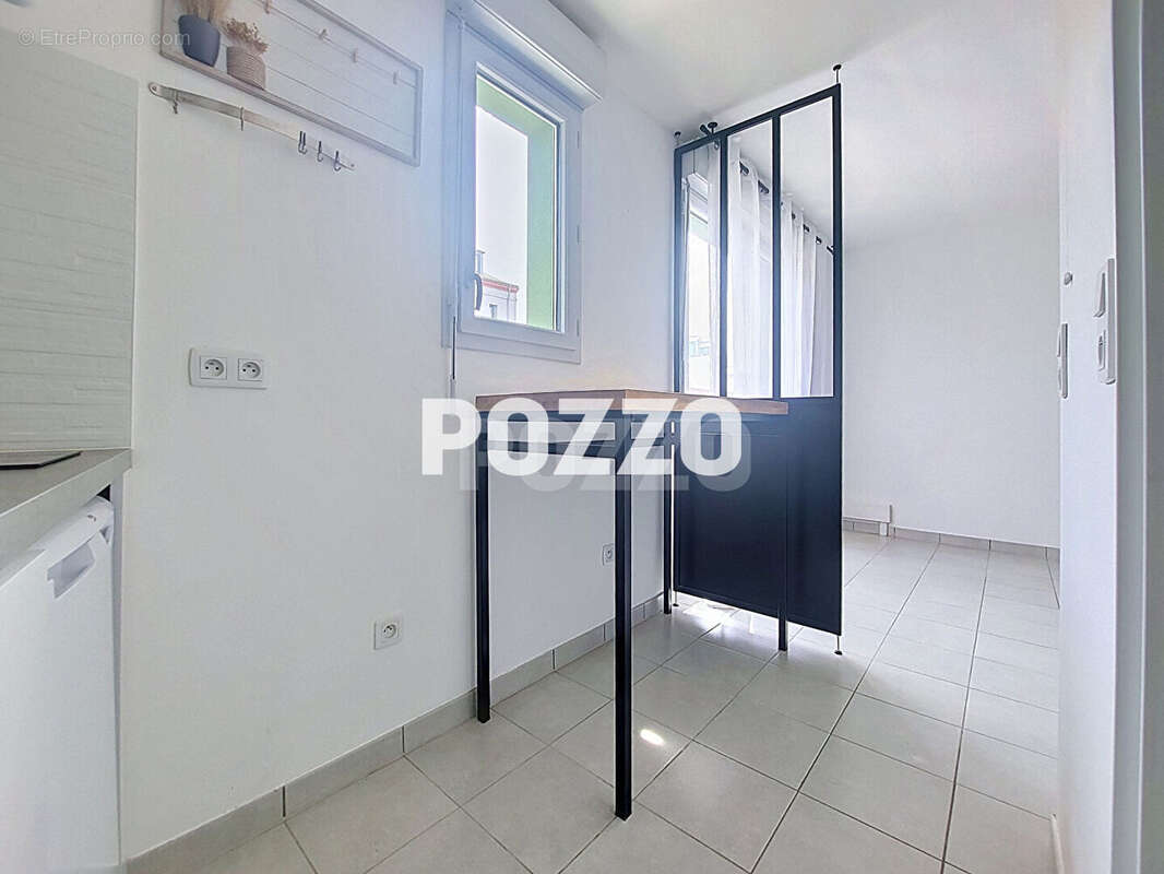 Studio récent avec ascenseur - photo 2