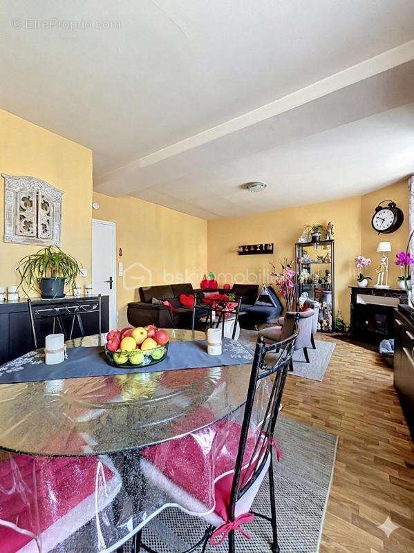 Maison à CHARLY