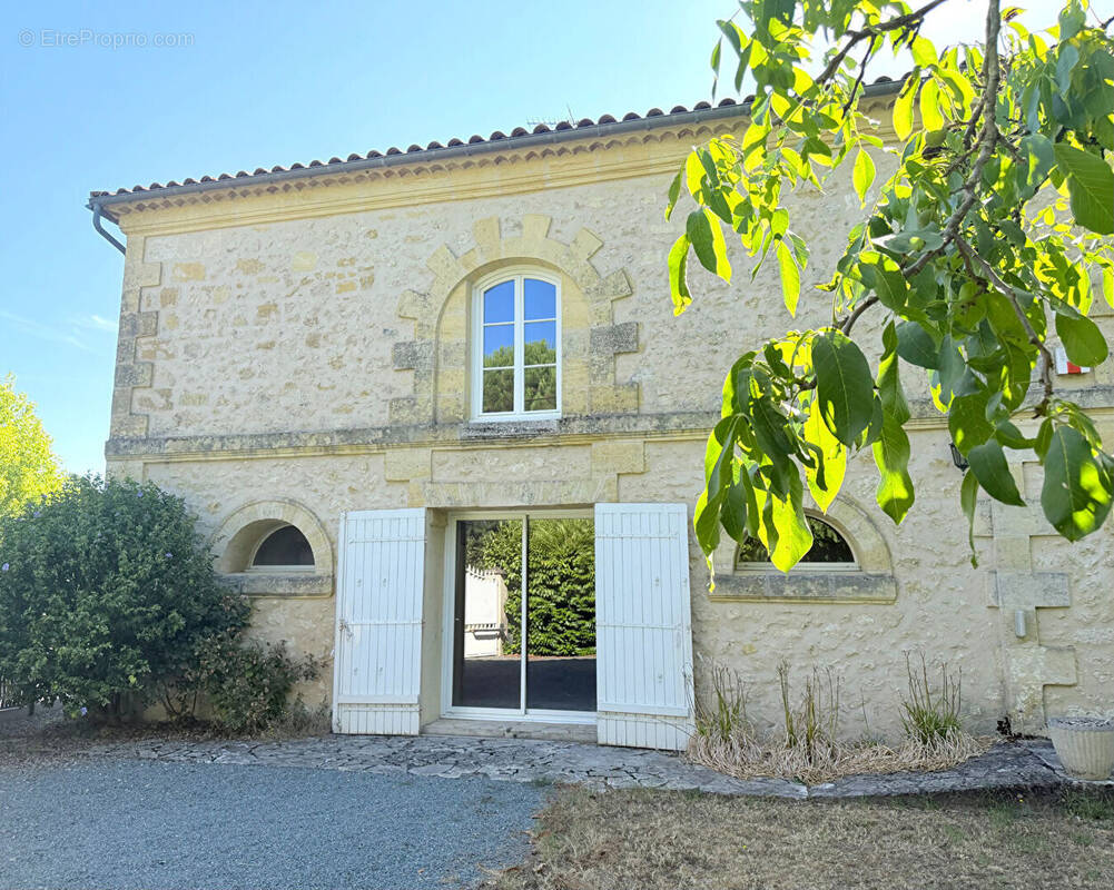 Maison à SAINT-MEDARD-D'EYRANS