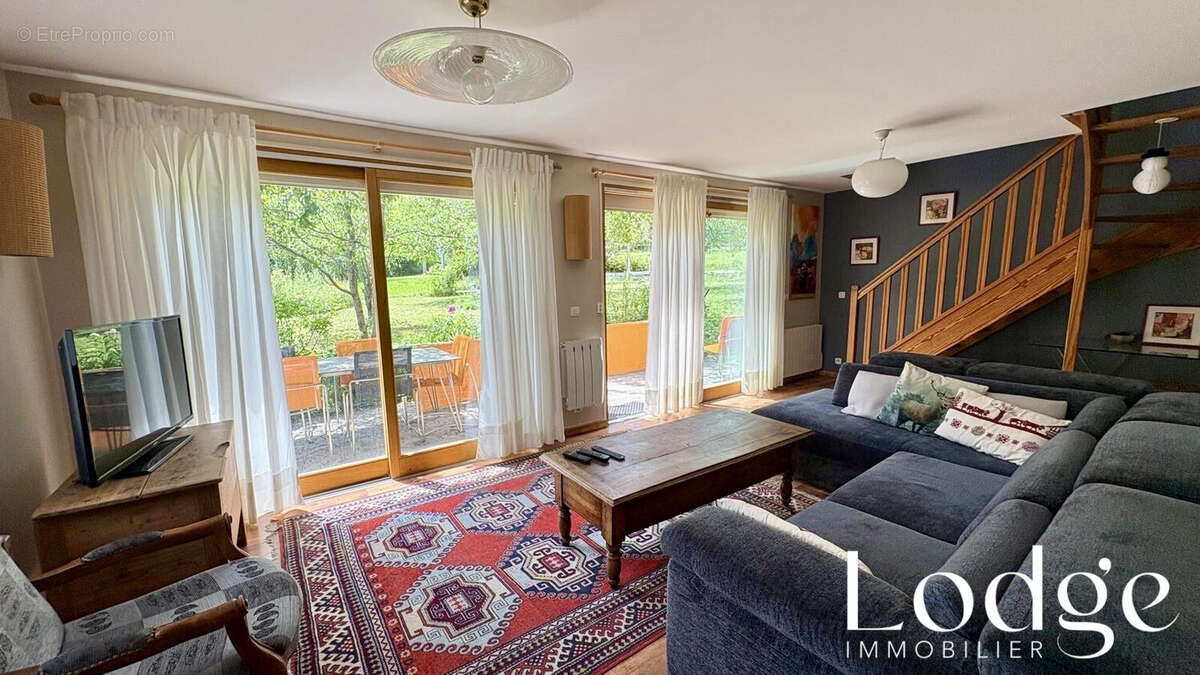Maison 140 m² à Puy-Saint-Vincent  - photo 2
