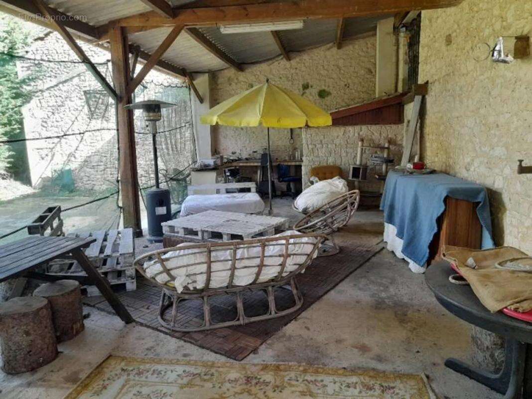 Maison à EYMOUTHIERS