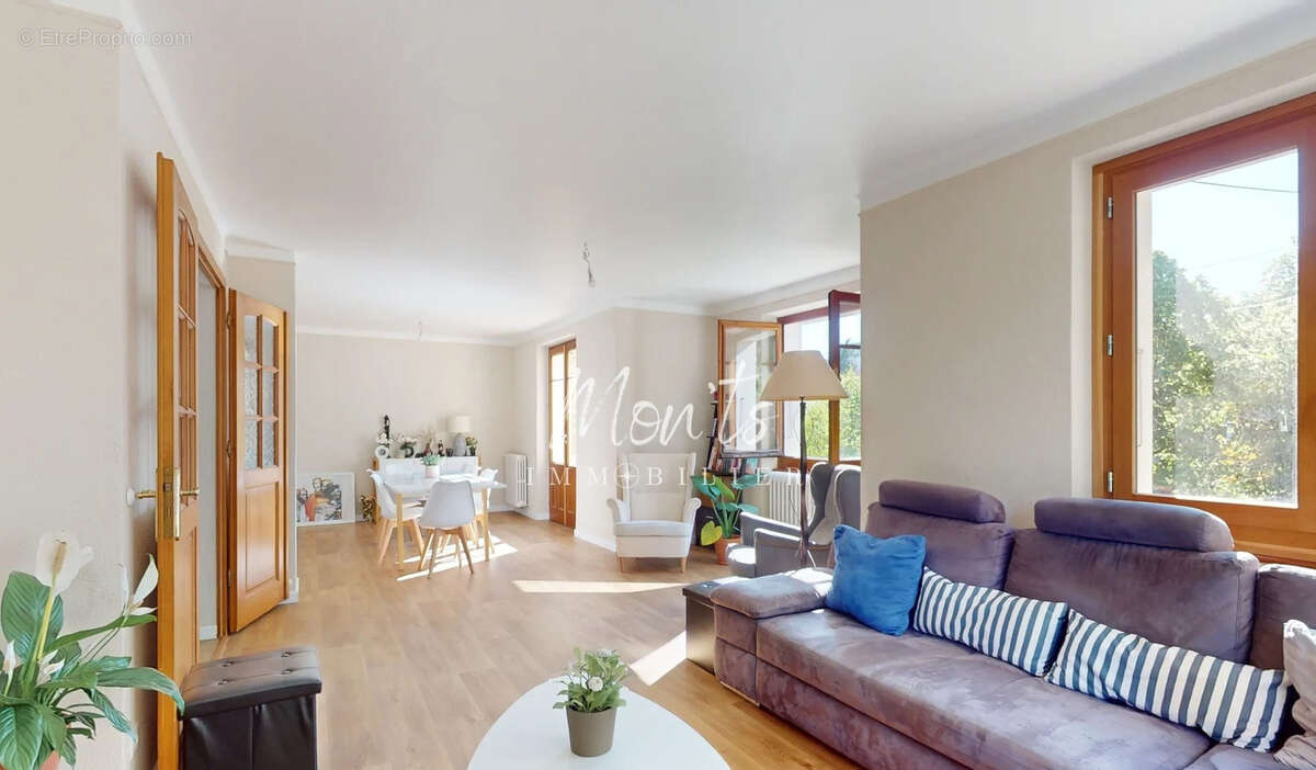 Maison à SAINT-JULIEN-EN-GENEVOIS