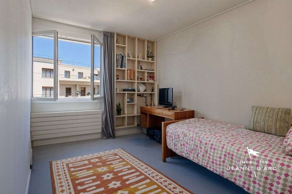 VERSAILLES – Entre Saint-Jean Hulst et la gare Rive Droite - Appartement traversant – 110 m² – 5 pièces – 4 chambres - photo 5
