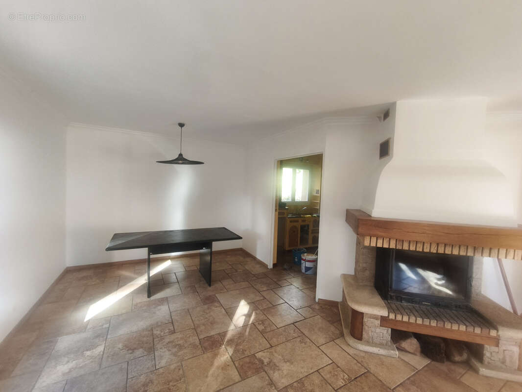 Maison à LE COLLET-DE-DEZE